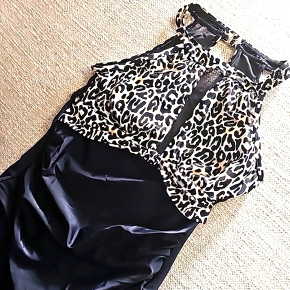 Georgeous Swimsuit one-piece blk/beige small nwot - Picture 1 of 8